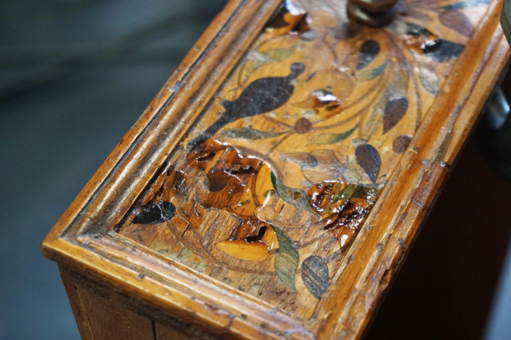 Consolidation des galeries à la résine paraloïde