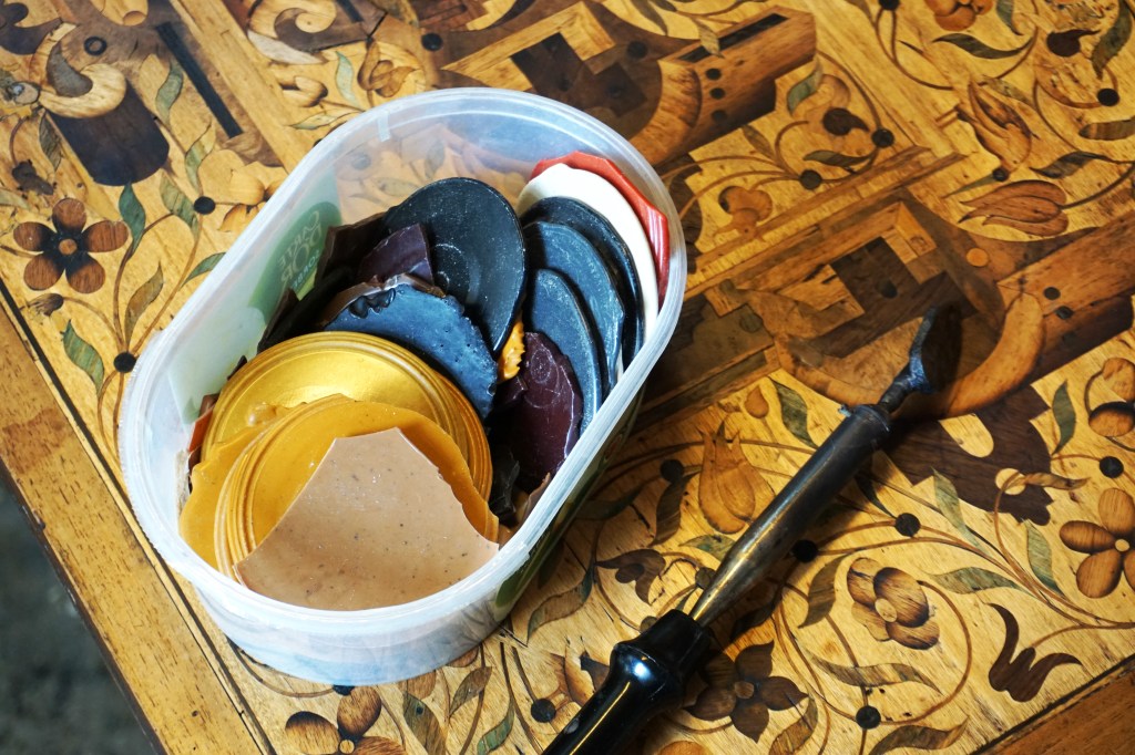 Résine spéciale "EMJ" et fer a chauffer